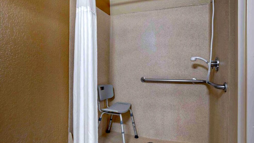 Building Photo - 4751 Governors House Dr SW