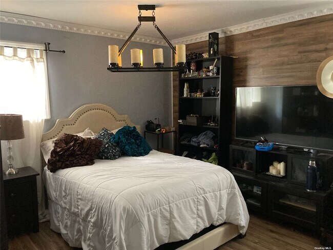 Building Photo - 43 Rowland St