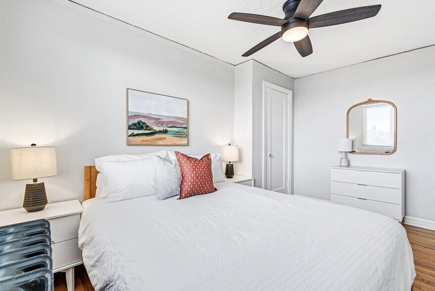 Building Photo - 1666 Detroit St