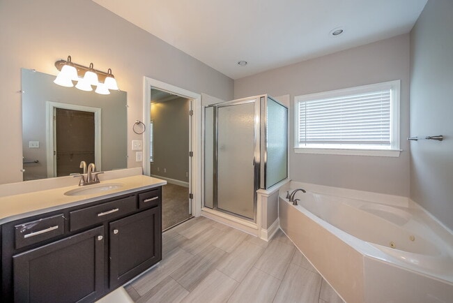 Building Photo - 6416 Arbor Lake Dr E