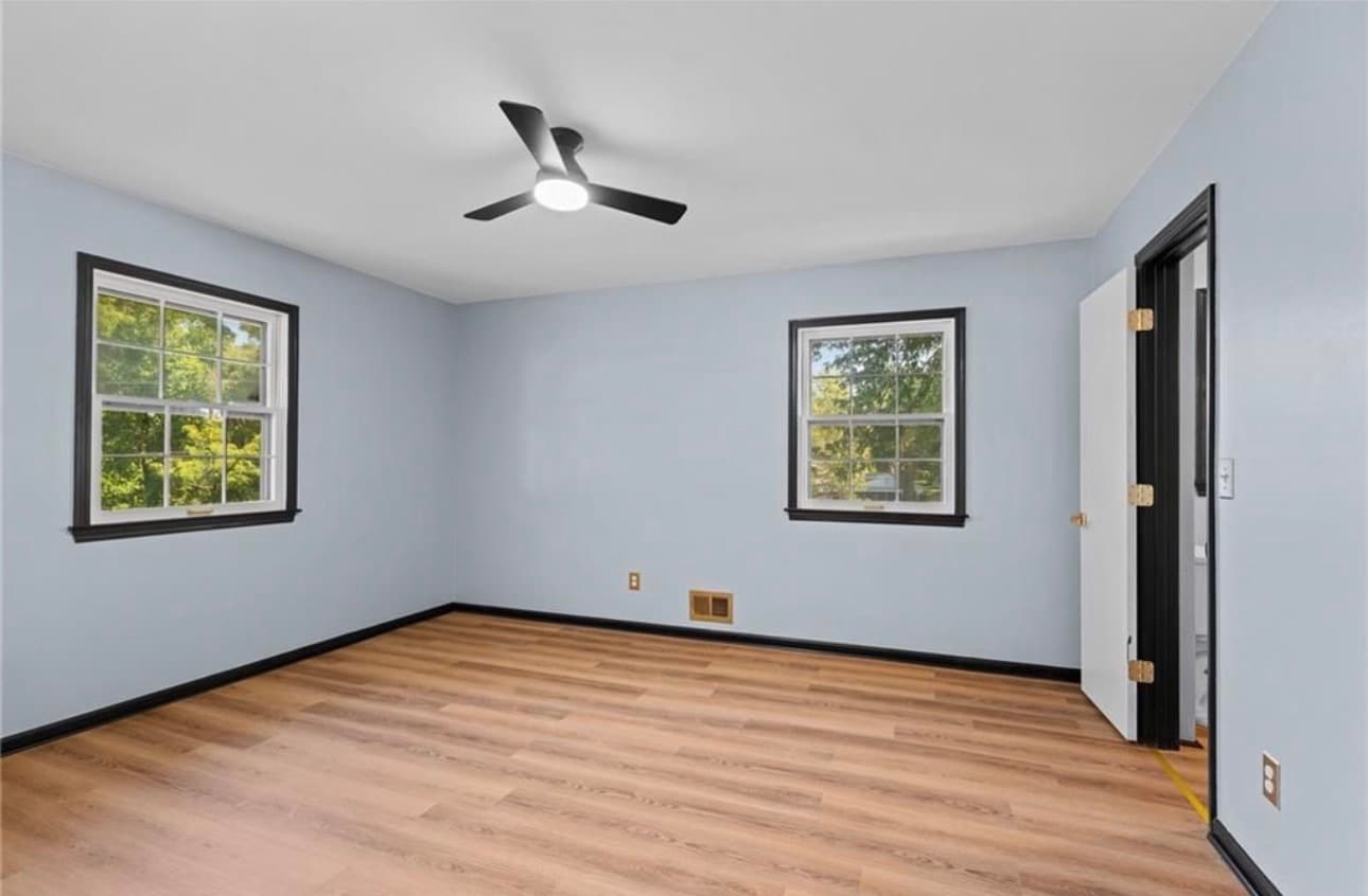 Building Photo - 6809 Lakeshore Dr