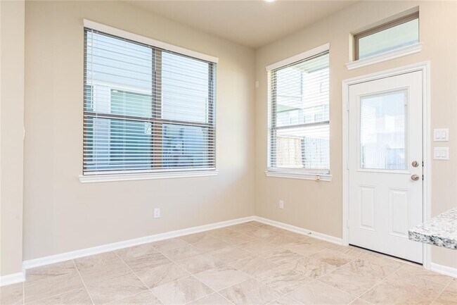Building Photo - 5546 Sallow Bay Ln