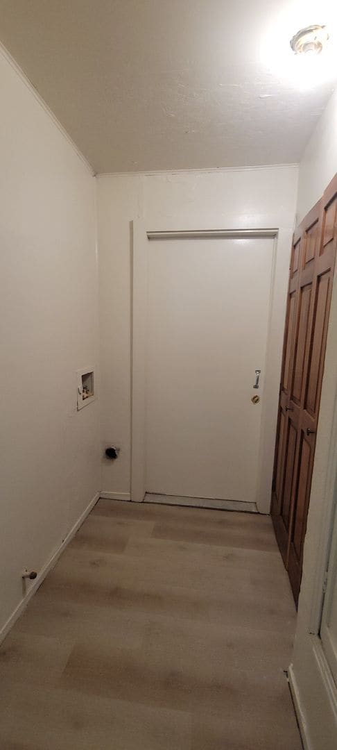 Building Photo - Huge 4 bedroom/1 bath Downstairs unit with...