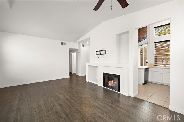 Building Photo - 1150 S Positano Ave