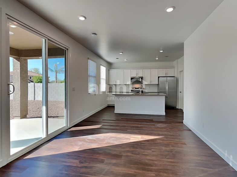 Building Photo - 8318 S 21st Ln