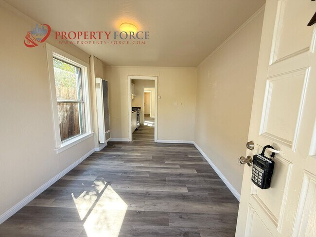 Building Photo - UPGRADED 1 BED 1 BATH  - OFFERED BY PROPER...