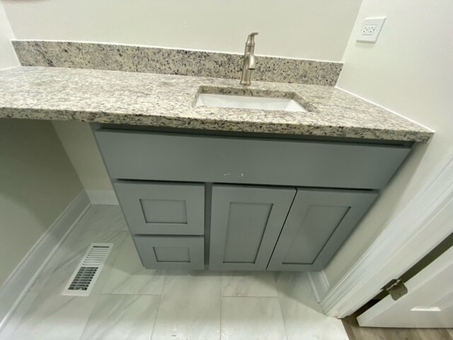 Building Photo - 1134 Regency Dr