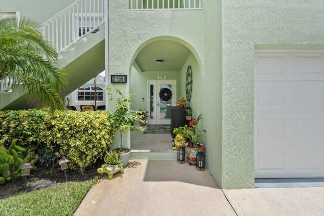 Building Photo - 2186 SE Wild Meadow Cir