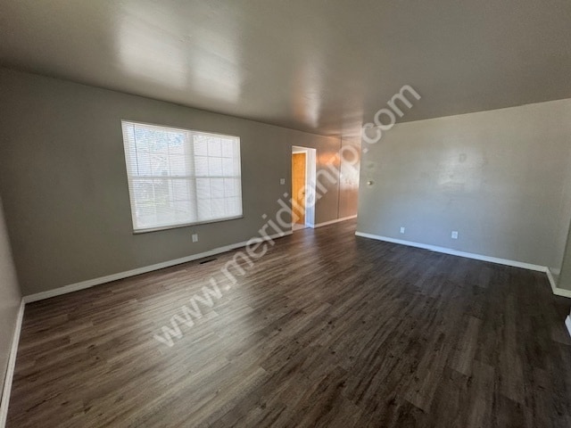 Building Photo - 2219 Drake Dr