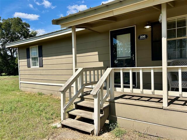 Building Photo - 206 W King St