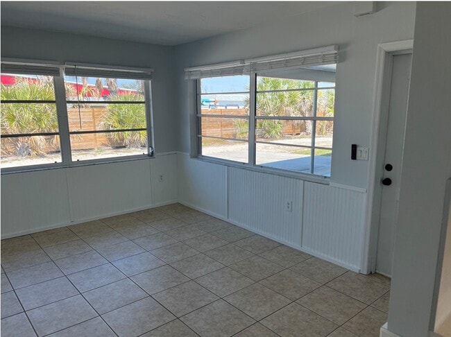 Building Photo - Lost in Paradise USA LLC