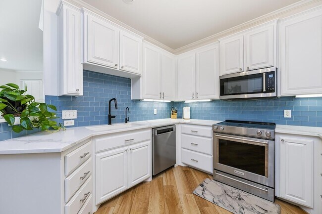 Building Photo - 25 Carnoustie Ln