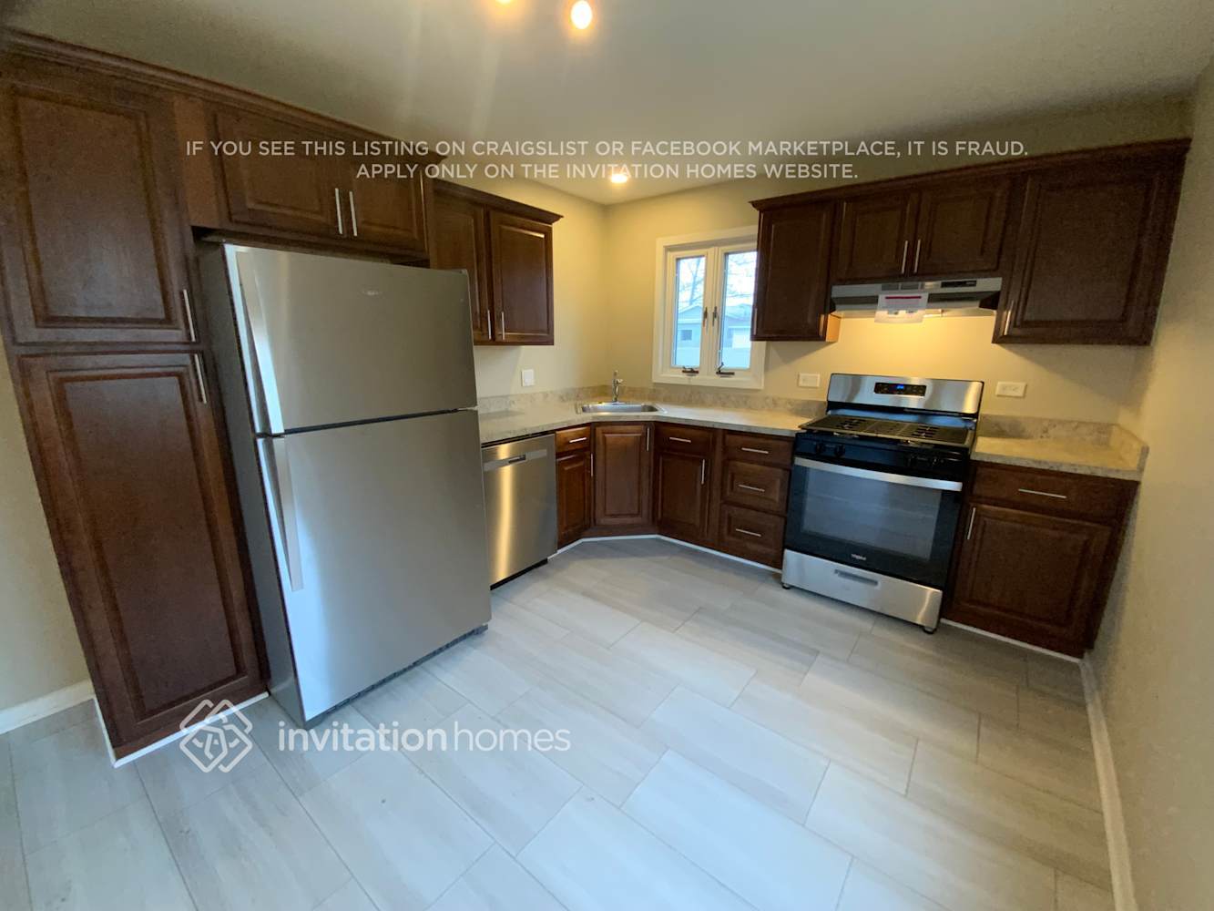 Building Photo - 368 N Biermann Ave