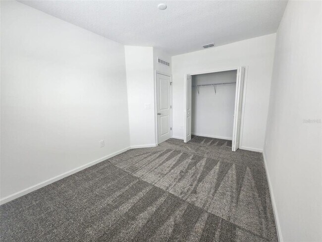 Building Photo - 2628 Armstrong Ave