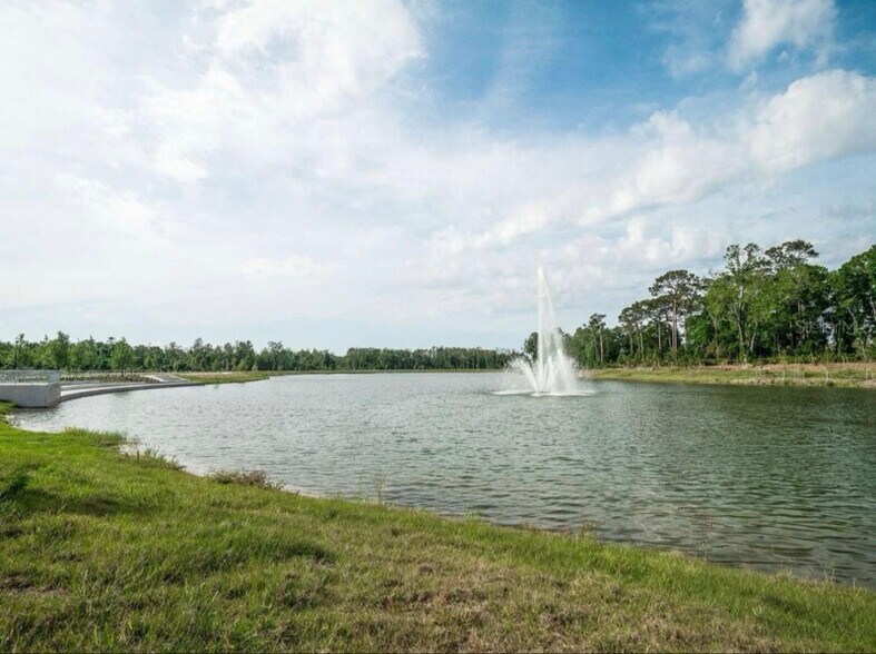 Building Photo - 2353 Brix St