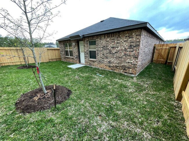 Building Photo - 731 Long Cedar Dr