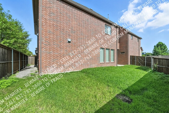 Building Photo - 5413 Harbour Rd