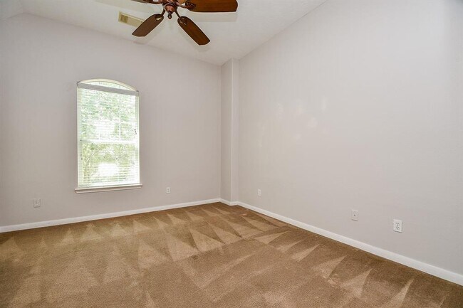 Building Photo - 10919 Cornwall Ln