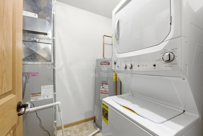 Building Photo - 2608 N Career Ave