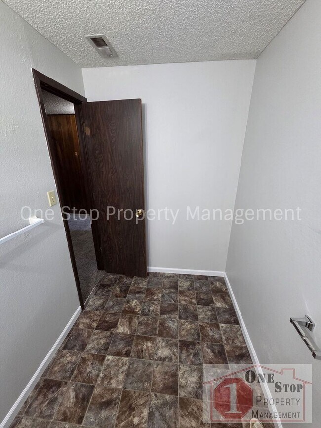 Building Photo - 17312 East 49th St Ct S