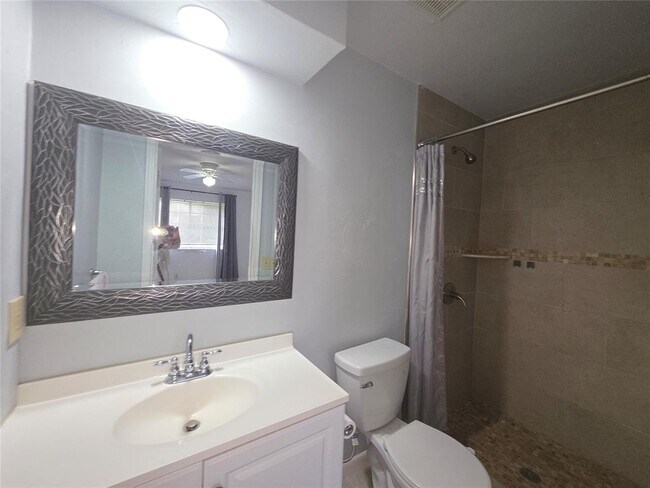 Building Photo - 939 SW 98th St