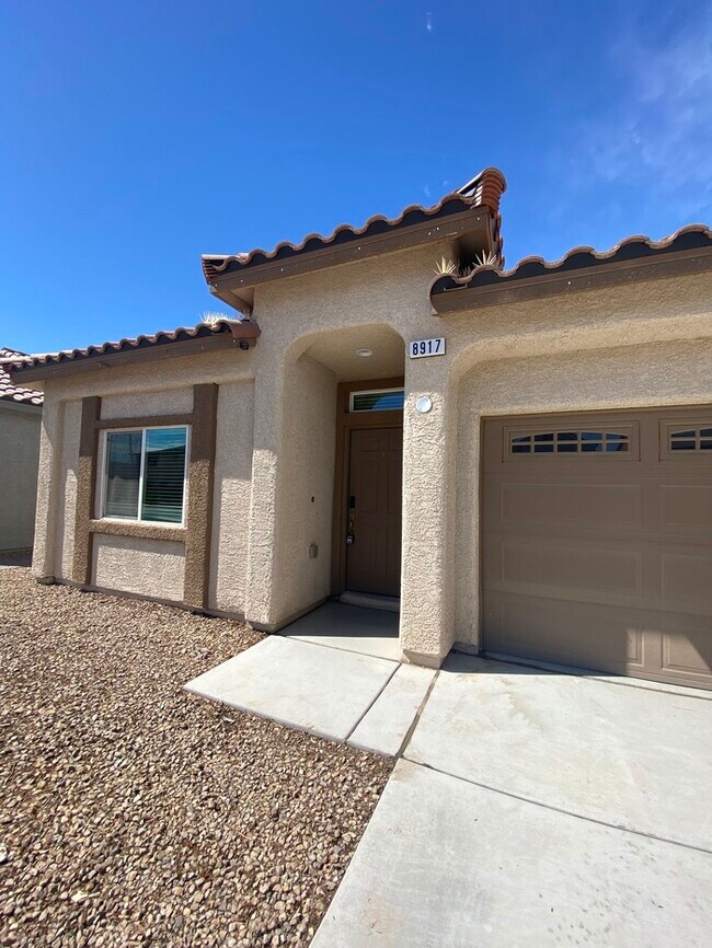 Building Photo - Spacious Single Story 3- Bedroom Home!