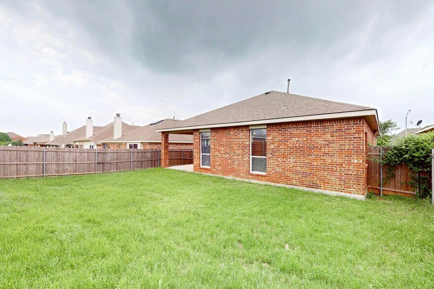 Building Photo - 9533 Willow Branch Way