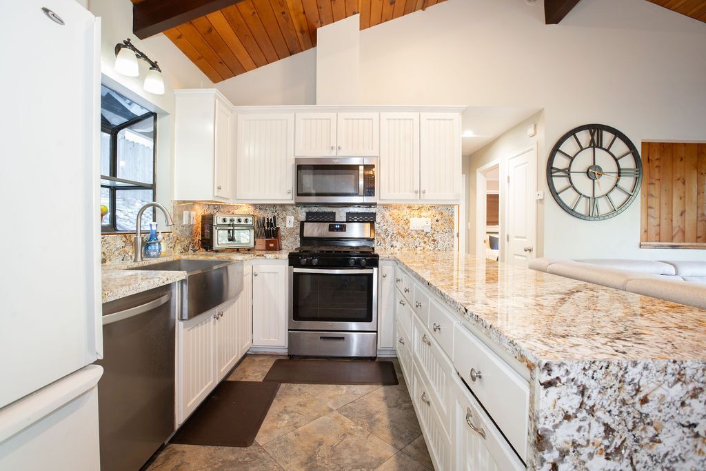 Building Photo - 24933 Faulhorn Dr