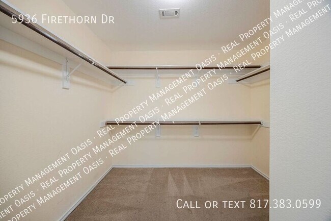 Building Photo - 5936 Firethorn Dr