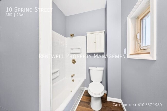 Building Photo - 10 S Spring St