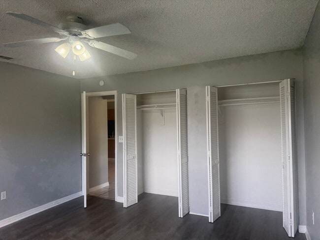Building Photo - Spacious Duplex in Poinciana