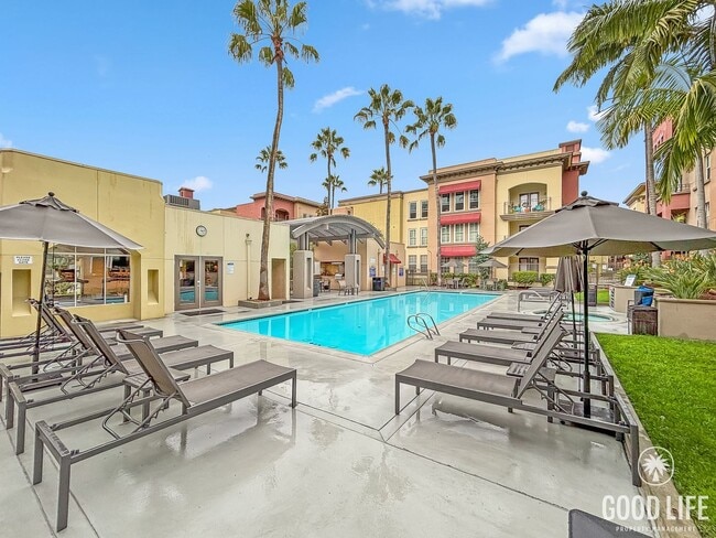Building Photo - Charming 2BD/2BA Condo in Hillcrest W/ W/D...