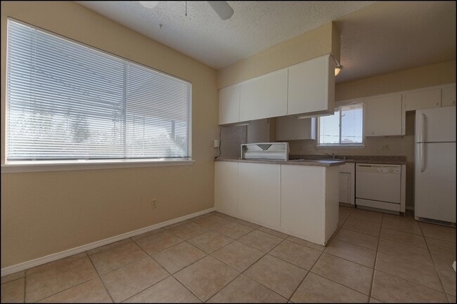 Building Photo - 6951 Alto Rey Ave