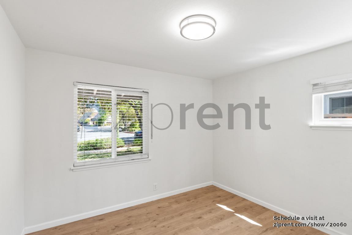 Building Photo - Unit