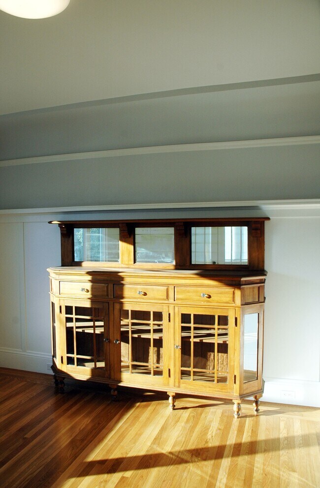 Building Photo - 46 Jersey Street