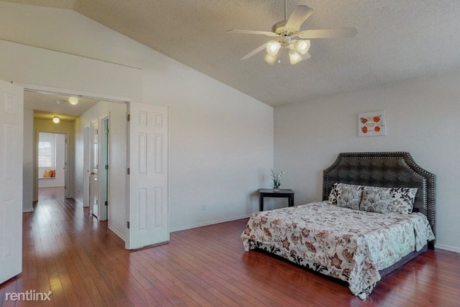 Building Photo - 4 br, 3 bath House - 8416 La Paloma Court ...