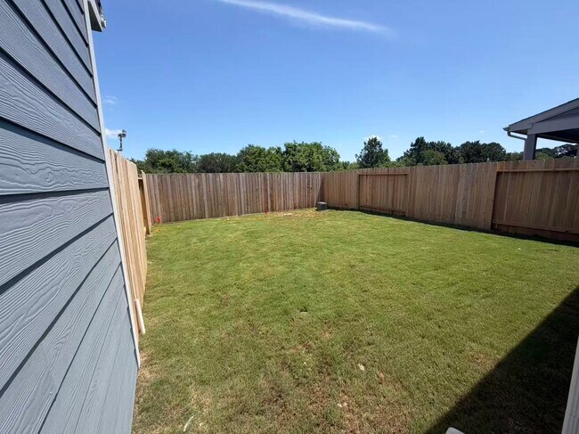 Building Photo - 28122 Meadowlark Sky Dr
