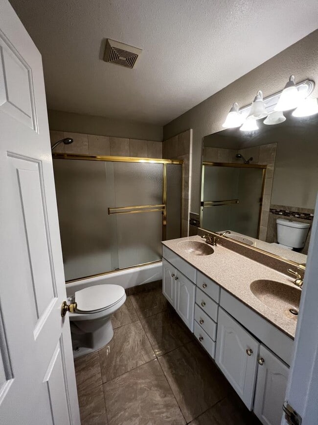 Building Photo - 419 Avalon Dr