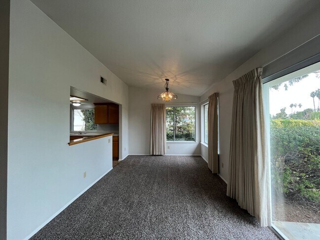 Building Photo - **PENDING**