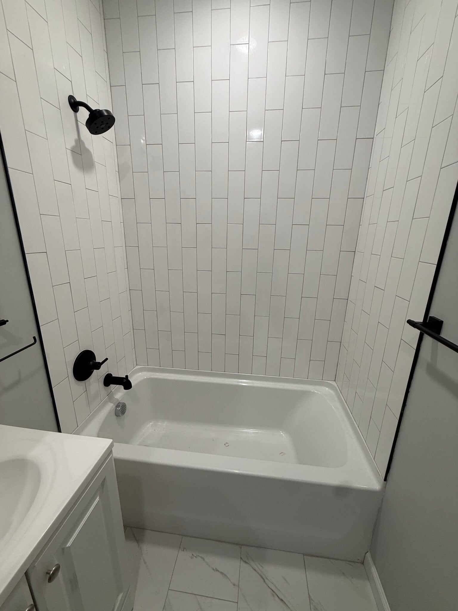 Building Photo - 456 Ellison St