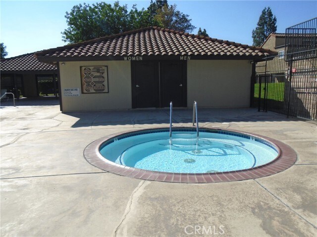 Building Photo - 9361 Shadowood Dr