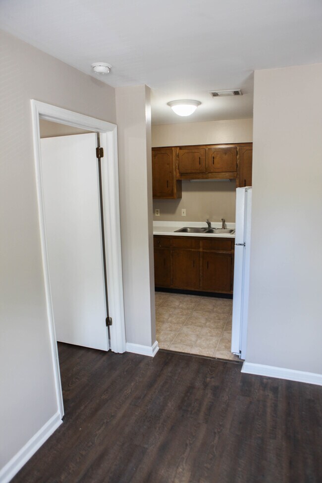 Building Photo - Cumberland Pointe