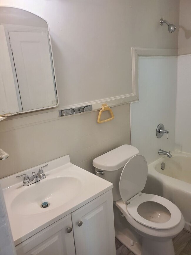 Building Photo - Newly remodeled home in Anderson SC
