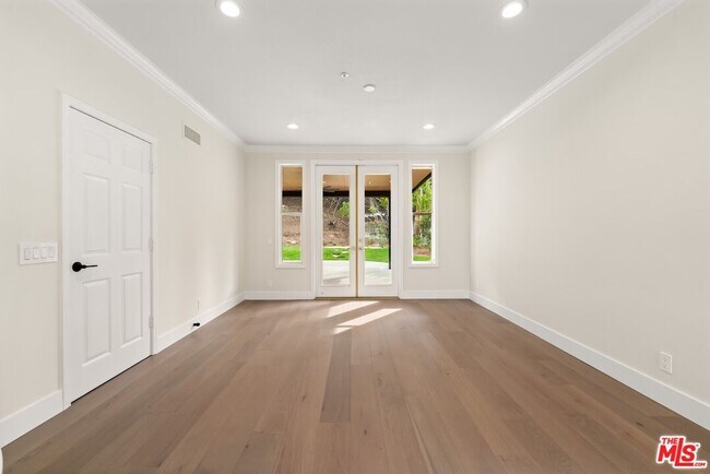 Building Photo - 18500 St Moritz Dr