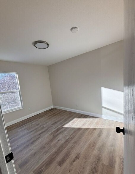 Building Photo - 1447 Pepperdine Ct