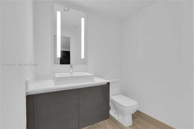 Building Photo - 1451 Brickell Ave
