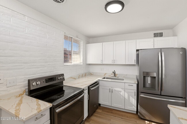 Building Photo - 3402 E 27th St