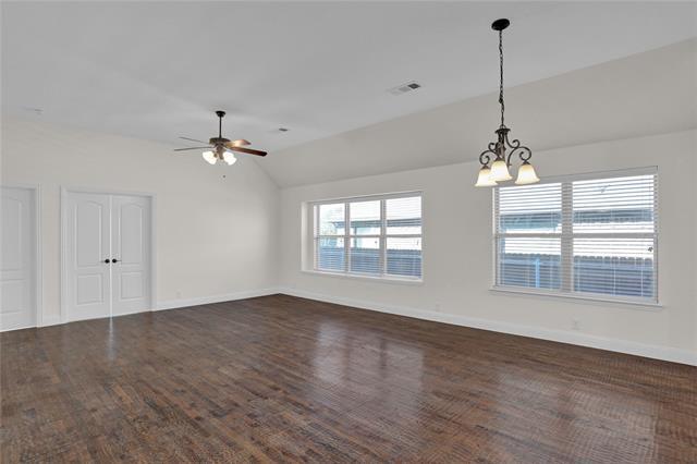 Building Photo - 2105 Burke Dr