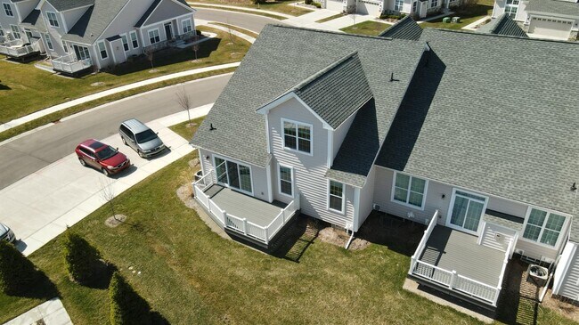 Building Photo - 2689 Oxford Cir