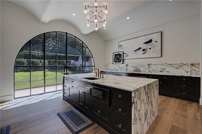 Building Photo - 3570 Knollwood Dr NW